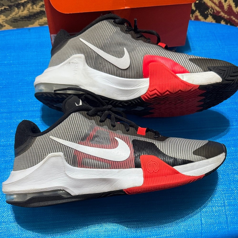 Nike air max impact Black and Red Training Sneakers